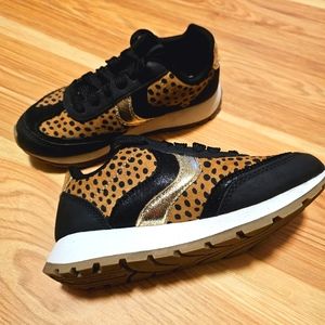 New Cat & Jack Size 1 Girls Sneakers